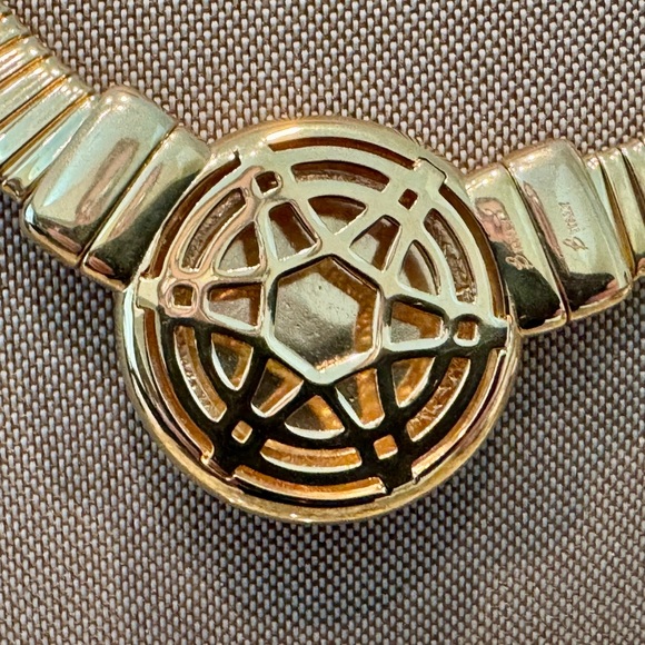 Italian Gold-Tone Bronze Statement Necklace Medusa Cameo - Picture 8 of 8